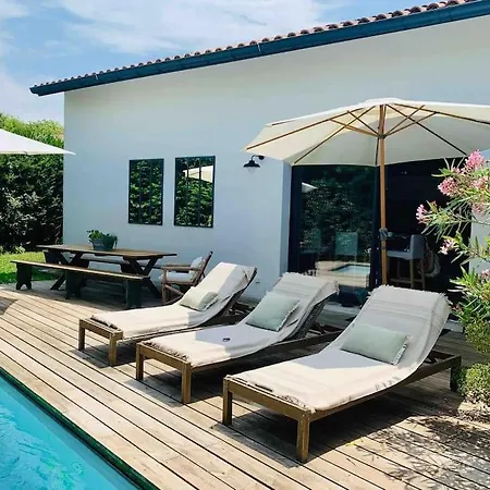 Holiday home Etxecosy Maison Piscine A